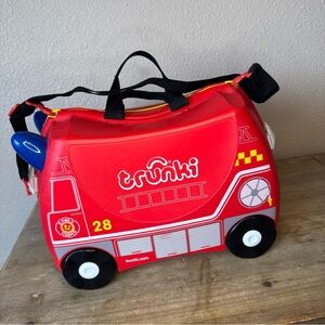 Trunki Hard Shell Fire Engine Ride On Kid Suitcase Travel Bag